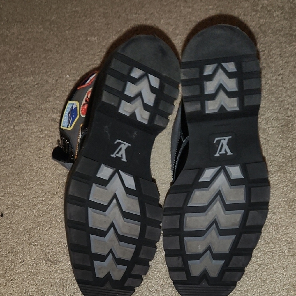 Louis Vuitton Black and Gray Combat Boots with Padded Collar - Picture 5 of 7